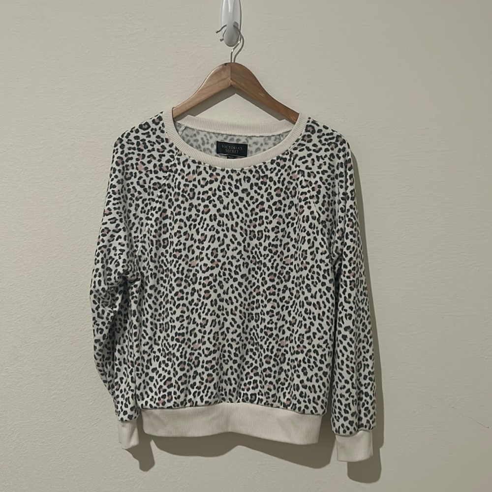 VS Leopard Print Crewneck